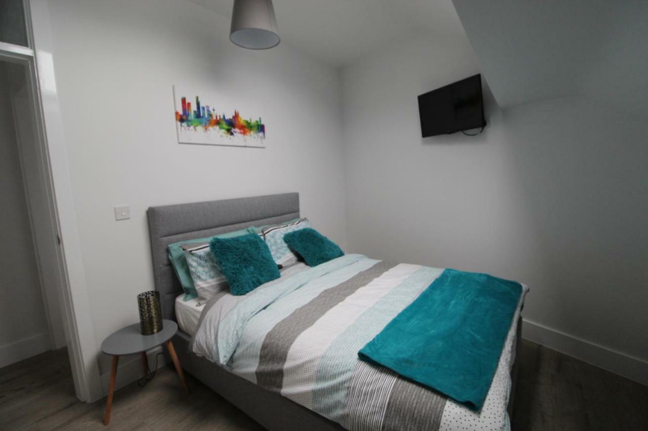 2 Serviced Apartments In Childwall-South Liverpool - Each Apartment Sleeps 6 Esterno foto
