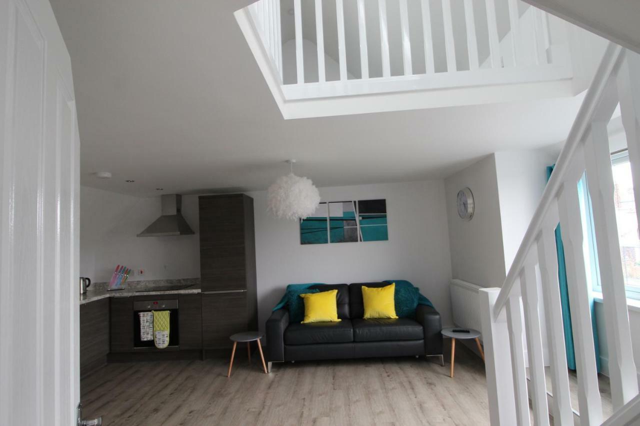 2 Serviced Apartments In Childwall-South Liverpool - Each Apartment Sleeps 6 Esterno foto